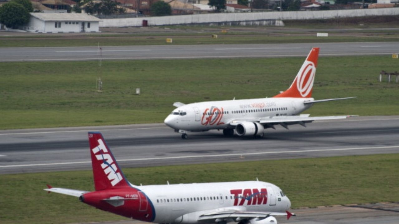 Aeroportos de São Paulo voltam a funcionar neste sábado após temporais  Lorena Bueri