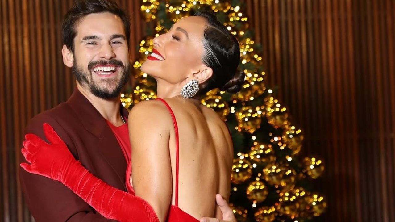 Sabrina Sato e Nicolas Prattes encantam com looks coordenados no Natal em família Lorena Bueri