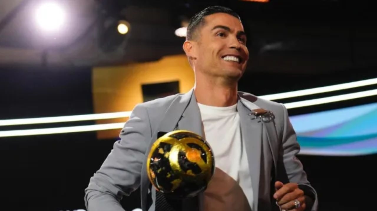 Cristiano Ronaldo afirma que Vinícius Jr. merecia ter levado a Bola de Ouro: 'foi injusto' Lorena Bueri