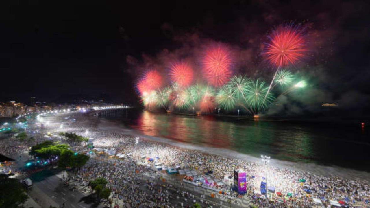 Rio celebra Réveillon de 2025 com shows, fogos e medidas de segurança Lorena Bueri