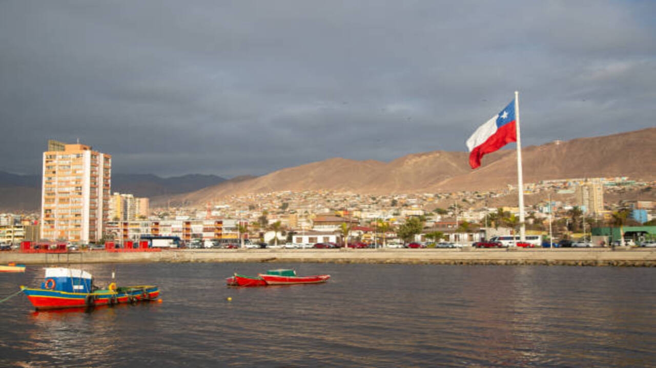  Chile é atingido por terremoto com magnitude de 6,1 graus Lorena Bueri