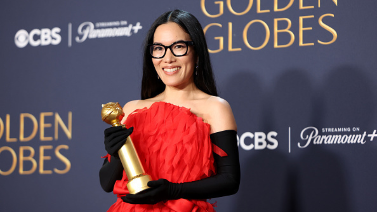 Globo de Ouro: Ali Wong vence categoria de melhor comédia stand up  Lorena Bueri