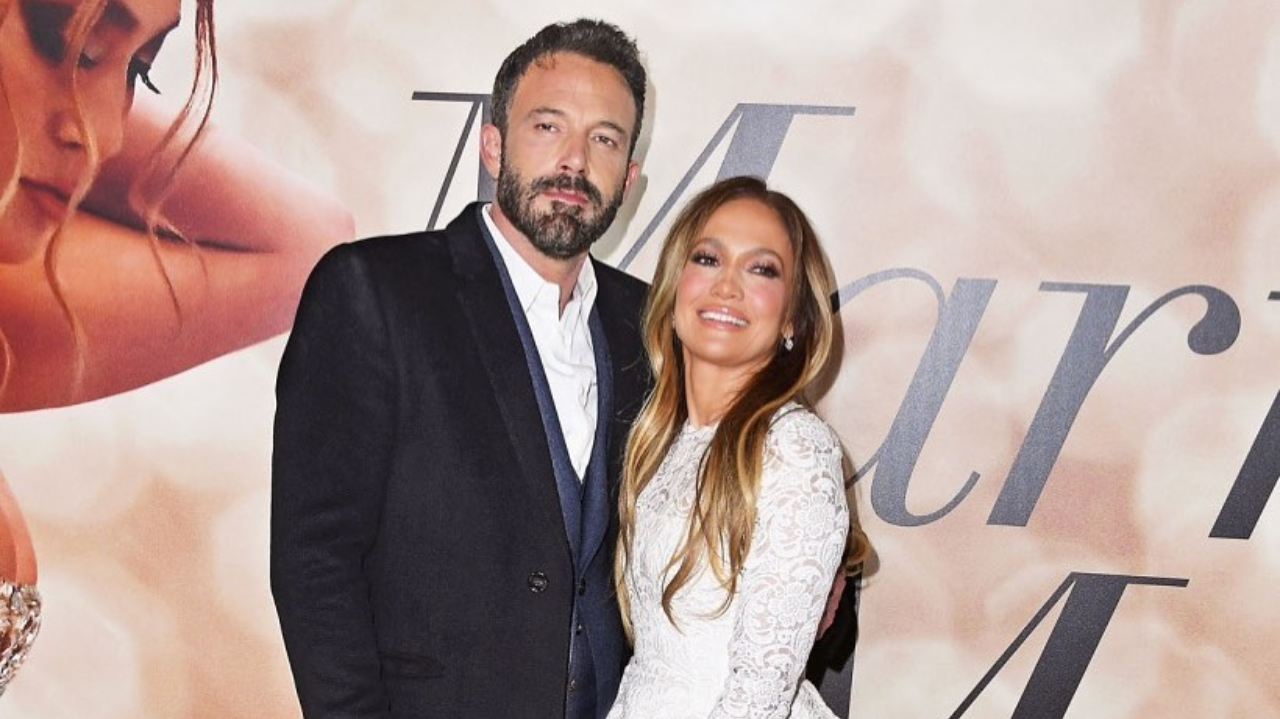 Jennifer Lopez e Ben Affleck fazem acordo no divórcio após 5 meses separados  Lorena Bueri