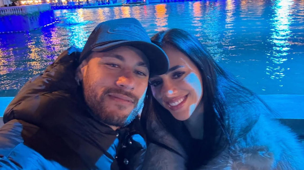 Neymar e Bruna Biancardi curtem viagem em família ao lado dos filhos Lorena Bueri