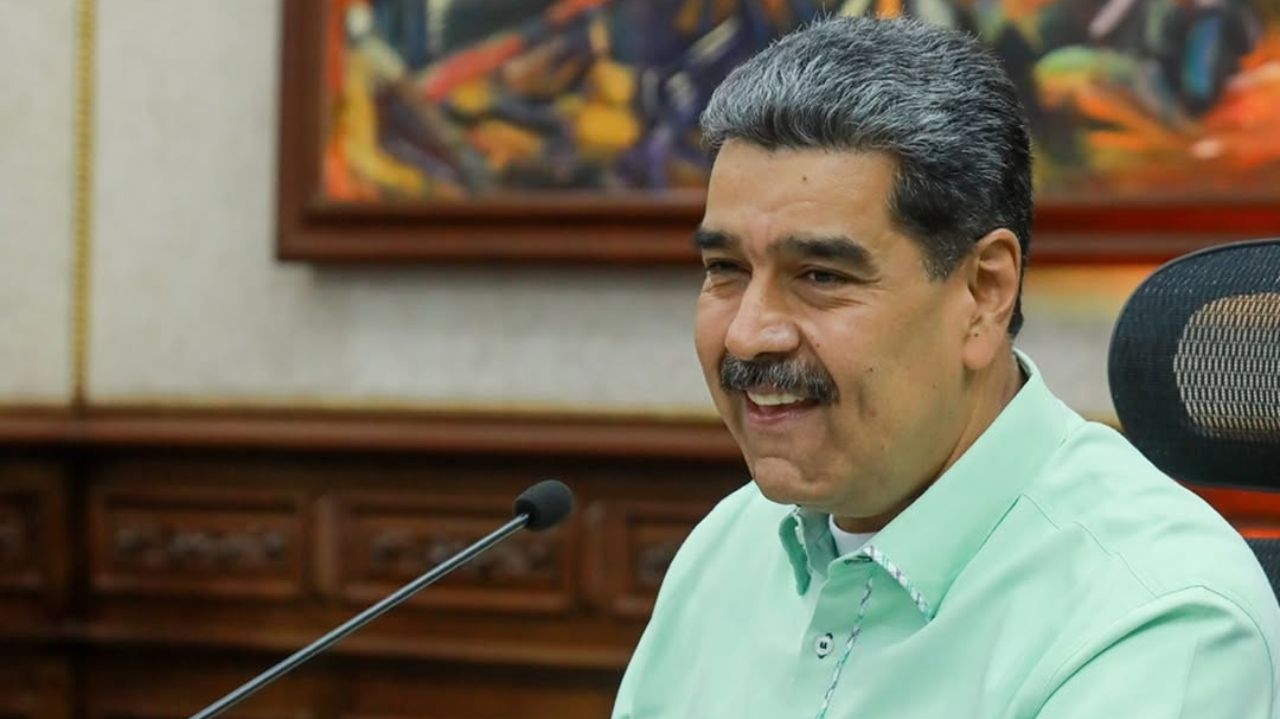 Maduro é reeleito sob alegações de fraude Lorena Bueri