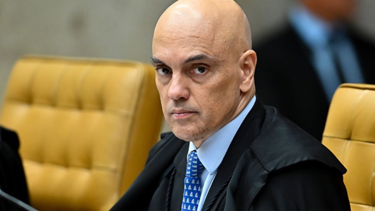 Moraes cobra cumprimento das leis brasileiras por redes sociais Lorena Bueri