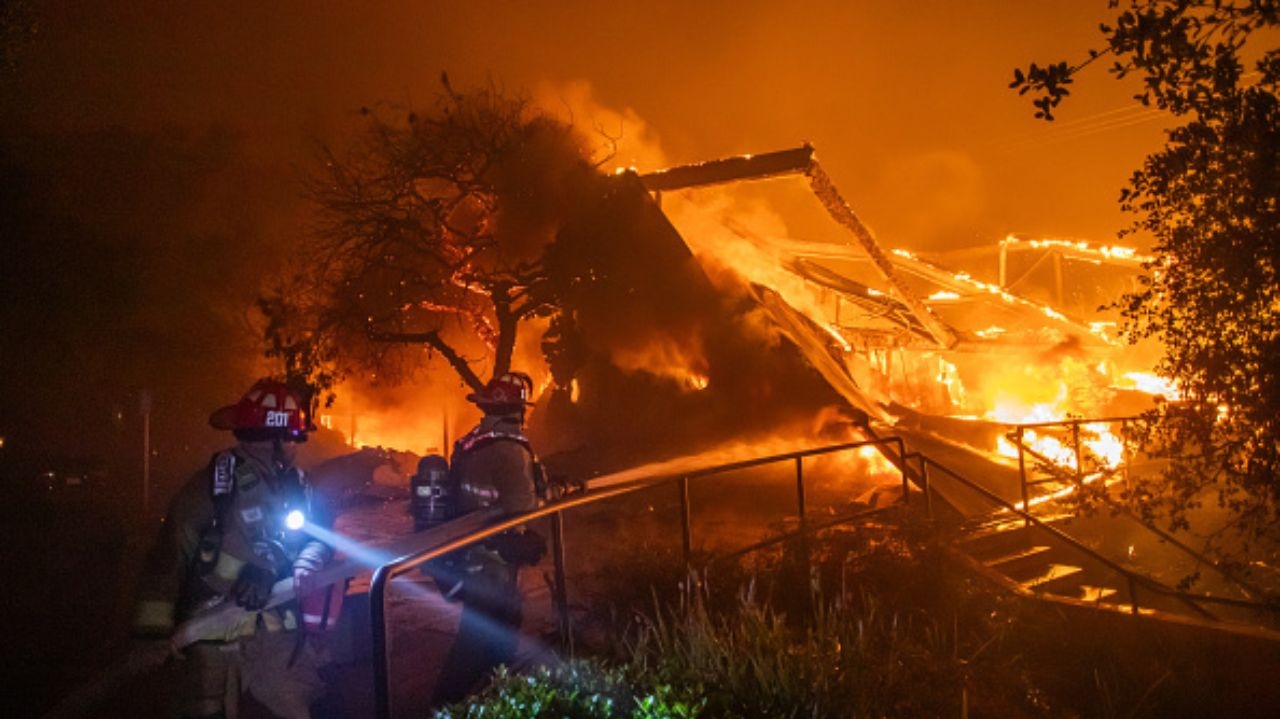 Los Angeles sob alerta máximo: seis focos de incêndio e três fora de controle Lorena Bueri