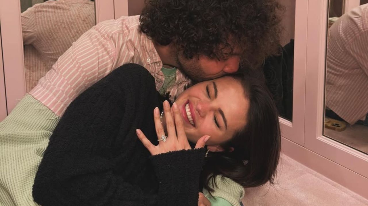 Esmaltes das celebridades roubam a cena nos pedidos de casamento Lorena Bueri