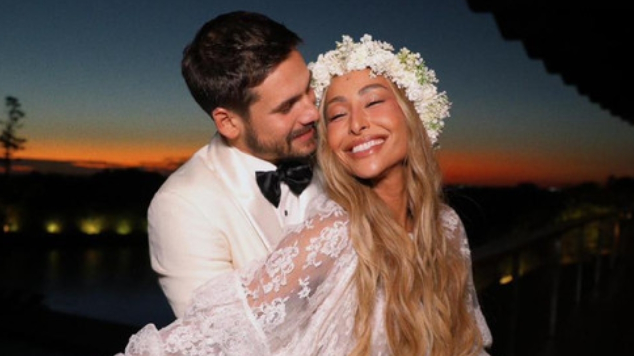 Novas fotos do casamento de Sabrina Sato e Nicolas Prattes são divulgadas Lorena Bueri