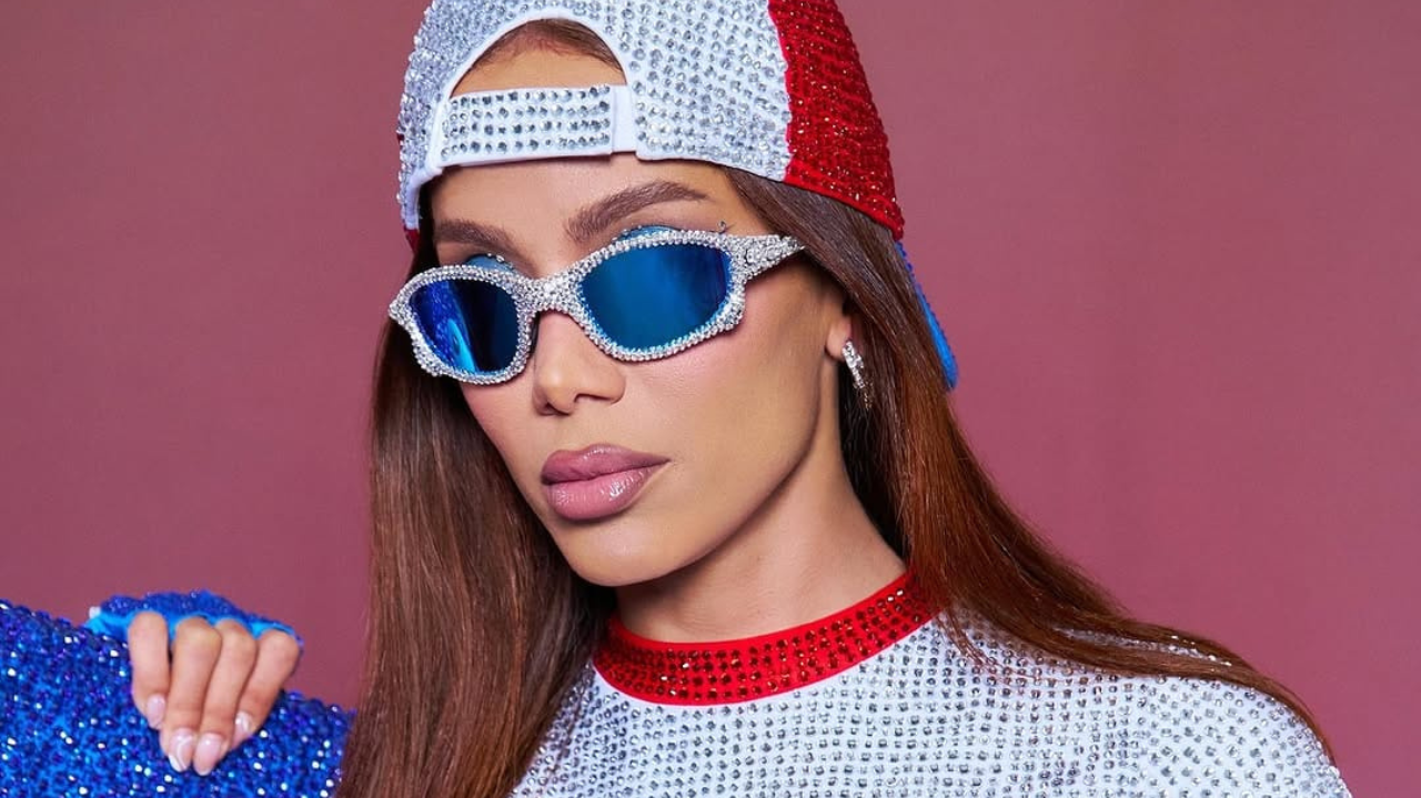 Anitta usa roupa inspirada na Rayssa Leal em show no 'Ensaio da Anitta' em São Luis Lorena Bueri