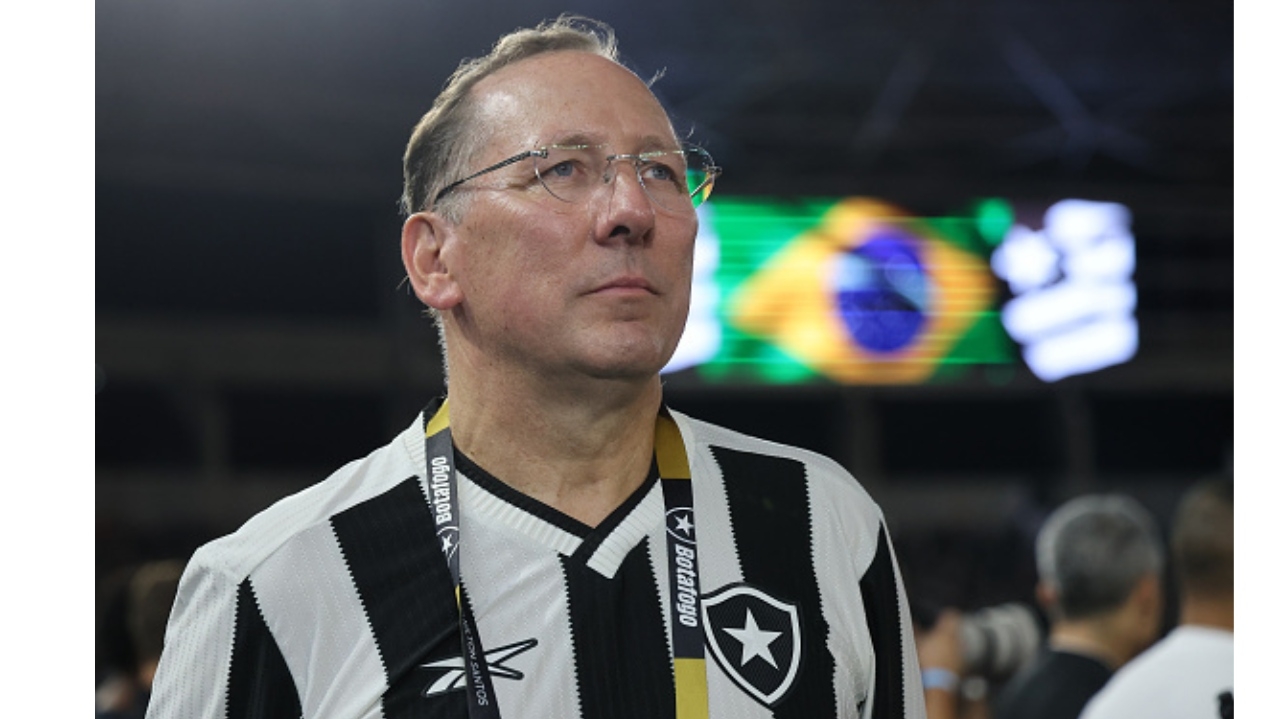 Ainda sem treinador, Botafogo segue em busca de reforços para a temporada Lorena Bueri