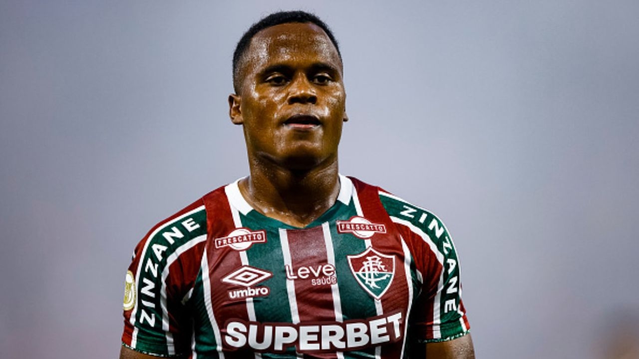 Zenit faz proposta por Jhon Arias do Fluminense Lorena Bueri