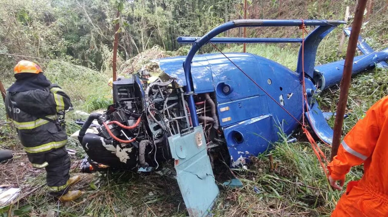  Helicóptero cai na região metropolitana de São Paulo e deixa dois mortos Lorena Bueri