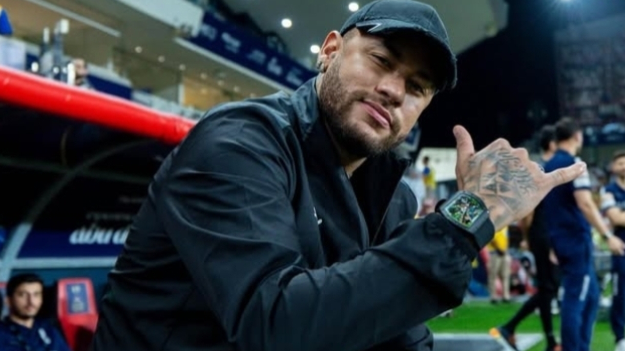 Após se tornar pai de meninas, Neymar afirma com humor que 'não manda em mais nada' Lorena Bueri