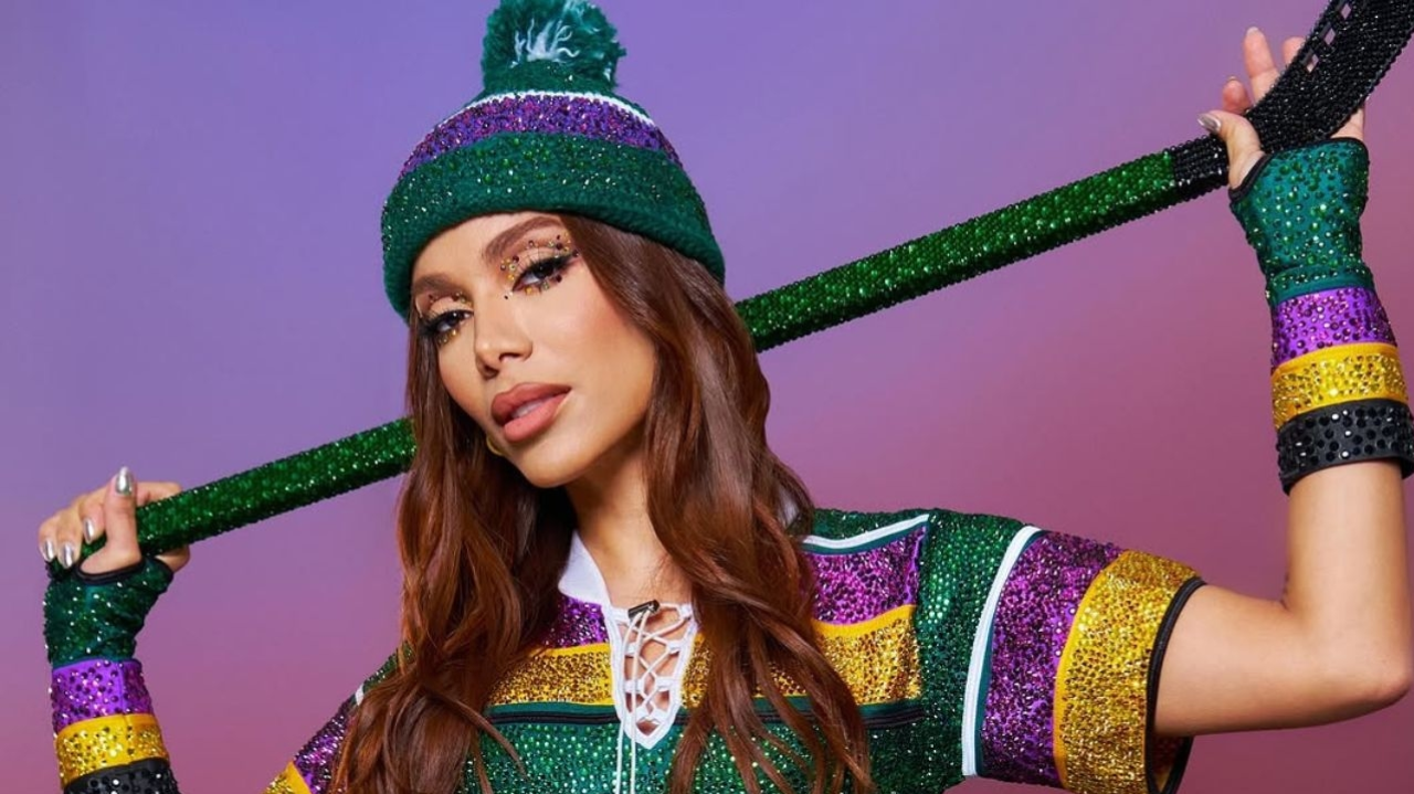 Anitta brilha em 'Ensaios' com look inspirado em time de hóquei Lorena Bueri