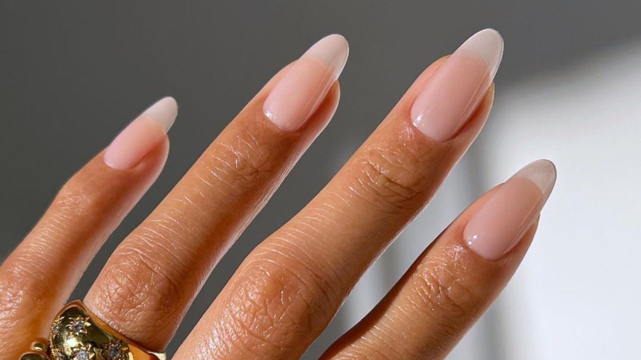 Soap Nails: conheça o estilo de unhas que promete ser tendência em 2025 Lorena Bueri