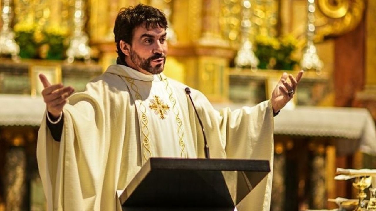 Padre Fábio de Melo fala sobre seu diagnóstico de depressão: “Minha alma sob sombra” Lorena Bueri