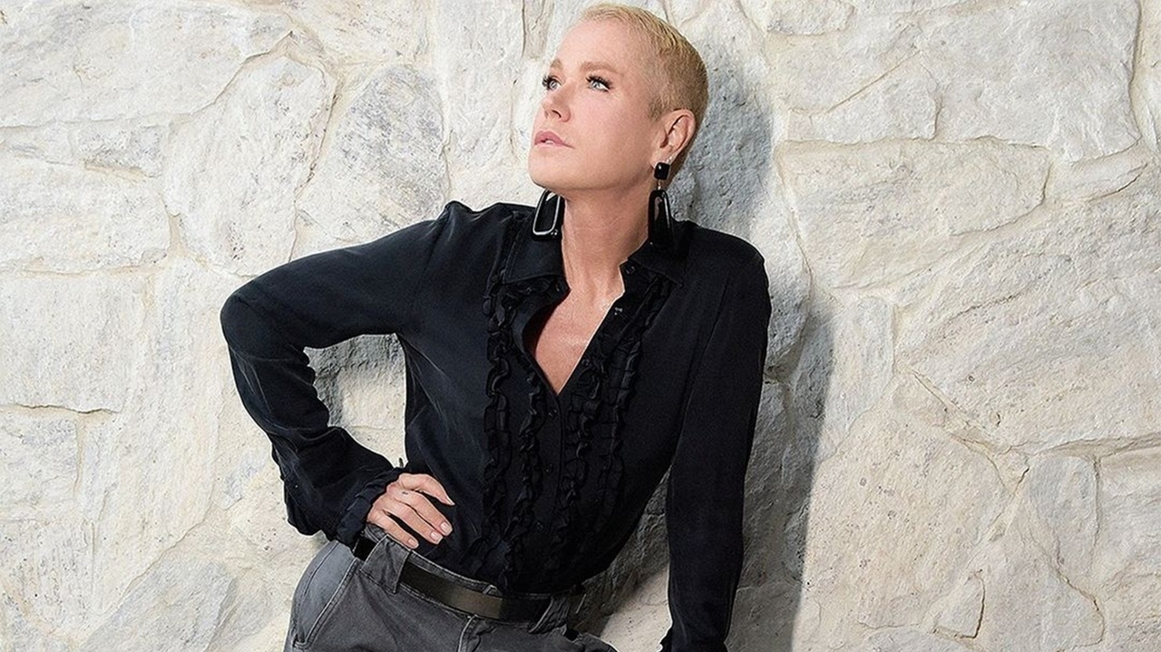 'Minha vontade é passar máquina zero”, diz Xuxa em entrevista à Eliana Lorena Bueri