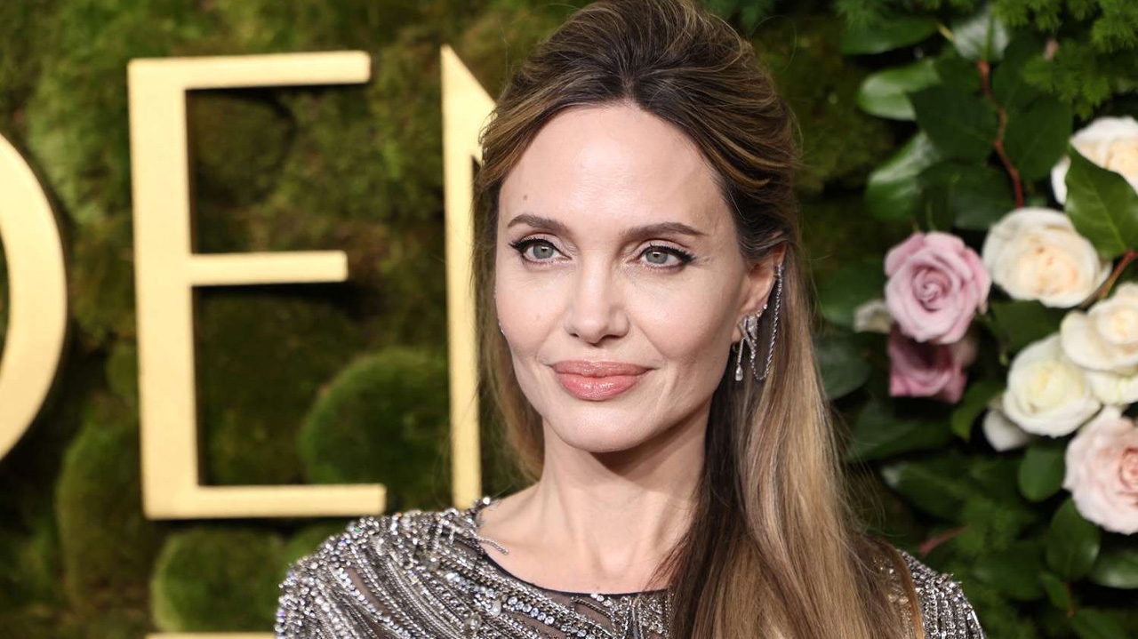 Angelina Jolie revela que seus filhos não querem ser atores e lamenta 'Siloh odeia' Lorena Bueri