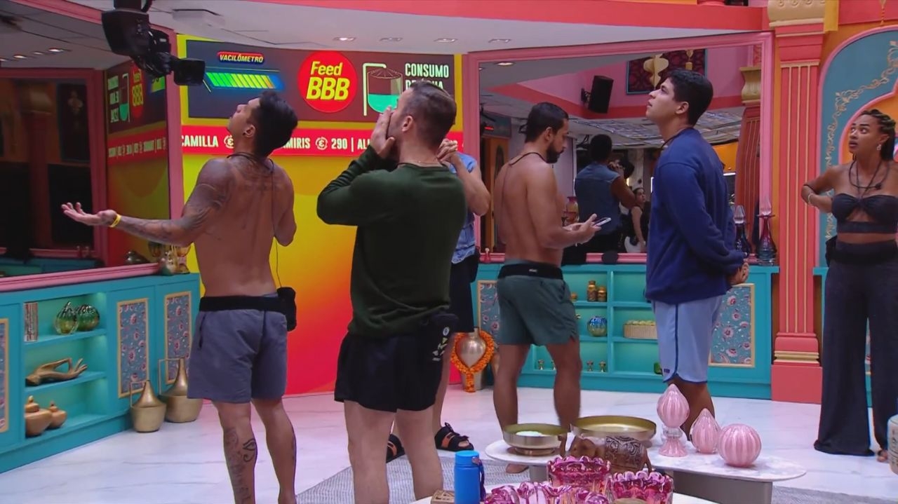 BBB 25: Punição gravíssima gera correria de brothers por comida  Lorena Bueri