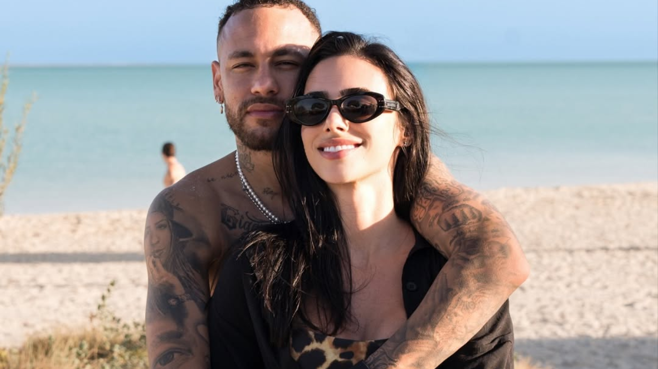 Neymar posta foto com Bruna Biancardi e comemora primeiro dia em casa nova  Lorena Bueri