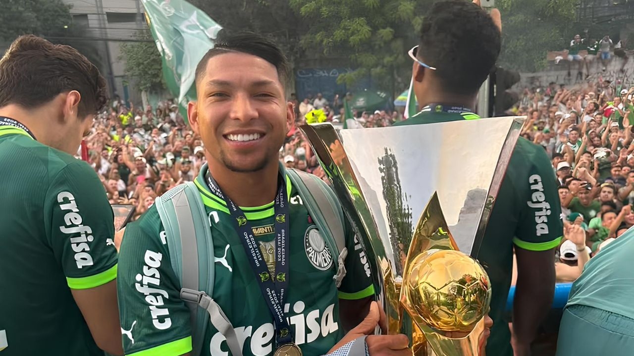 Rony fecha com Atlético-MG e deixa o Palmeiras Lorena Bueri