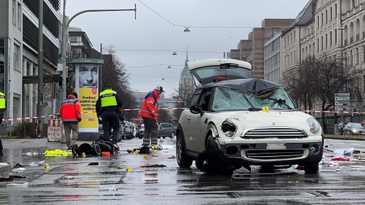 Acidente de carro em Munique deixa 28 feridos Lorena Bueri