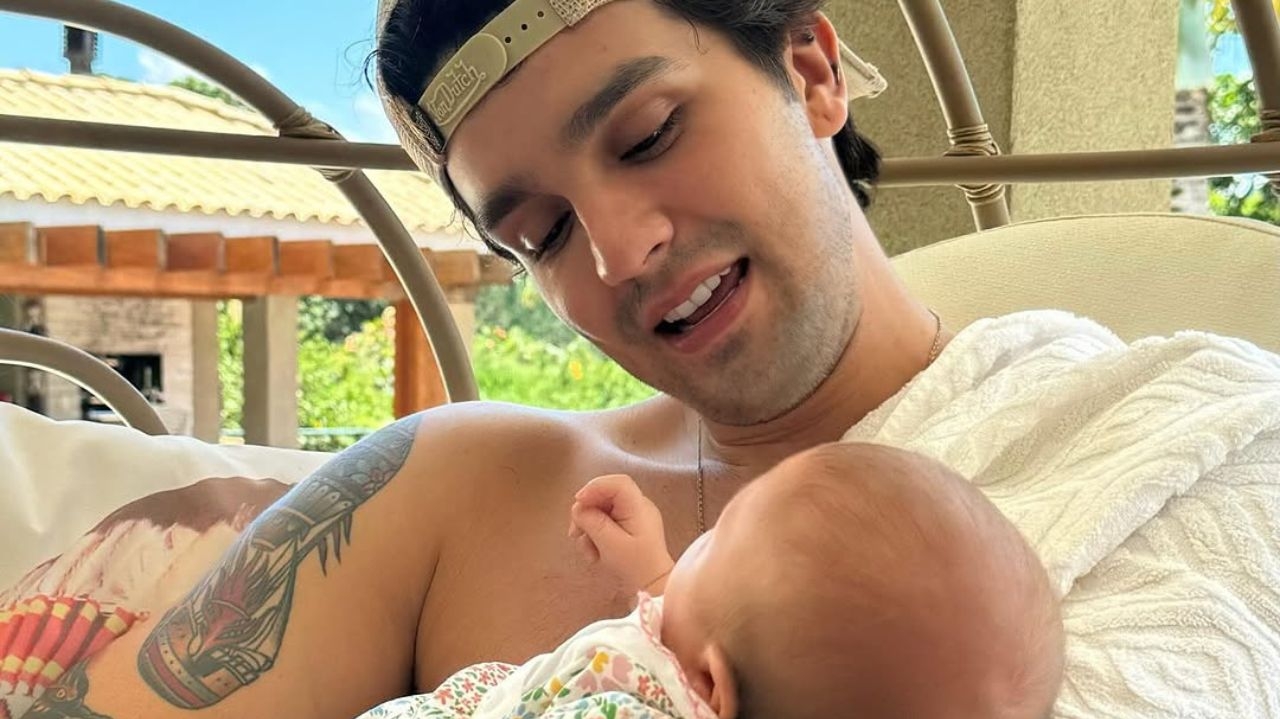 Luan Santana publica novas fotos com a esposa e a filha Lorena Bueri