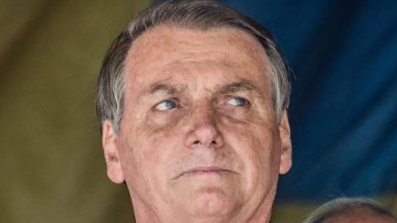 Ex-presidente Jair Bolsonaro é acusado de crimes que ele cometeu durante seu mandato  Lorena Bueri