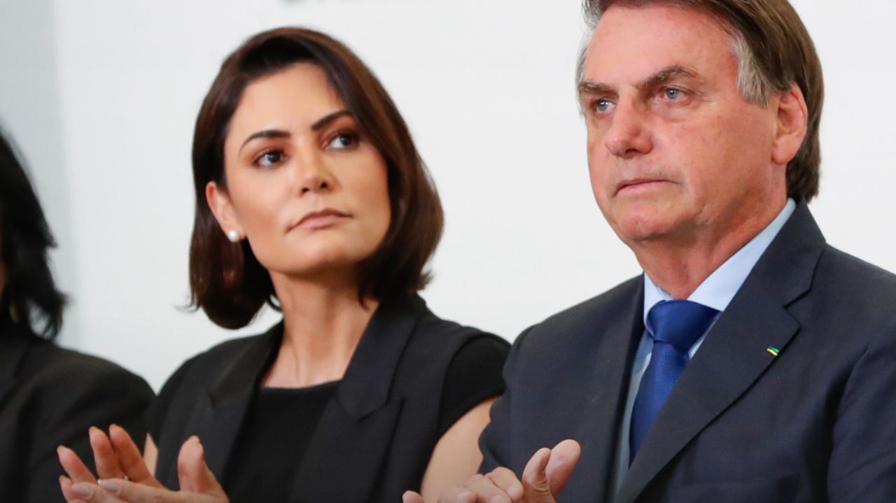 Mauro Cid revela reação de Michele Bolsonaro ao deixar o Palácio da Alvorada Lorena Bueri