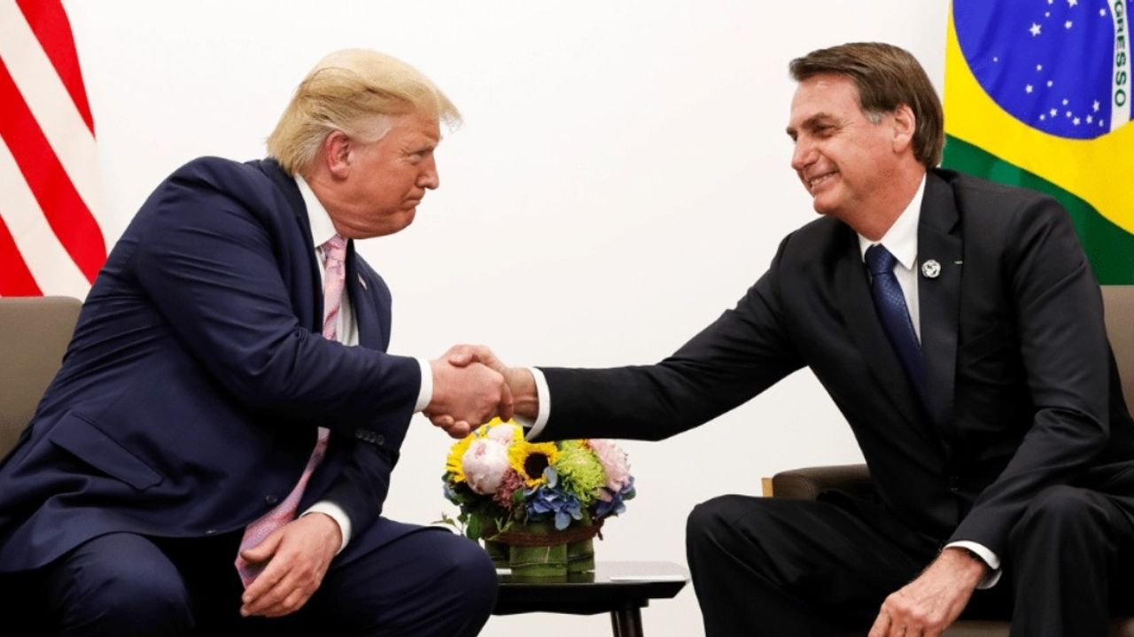 Trump manda 'oi' para Bolsonaro em discurso na Cpac Lorena Bueri