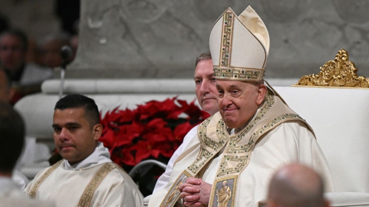 Papa Francisco tem 'boa' noite no hospital durante estado crítico Lorena Bueri