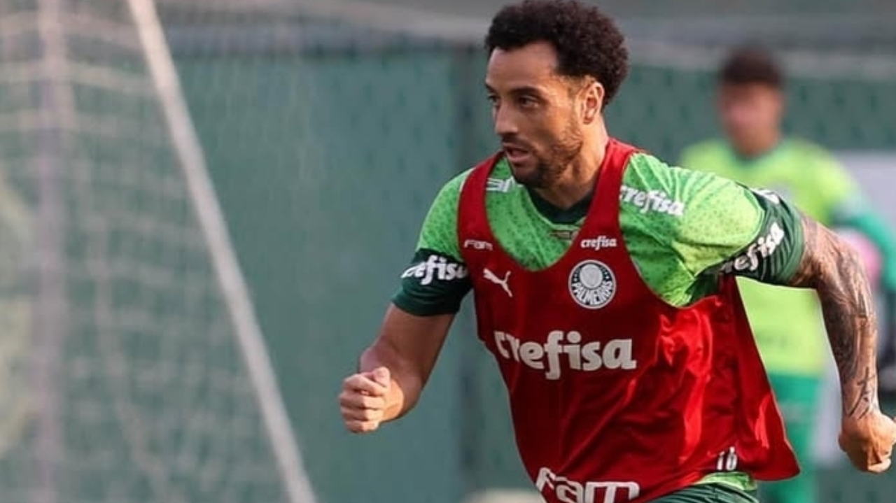 Felipe Anderson treina com elenco Alviverde em tempo integral Lorena Bueri