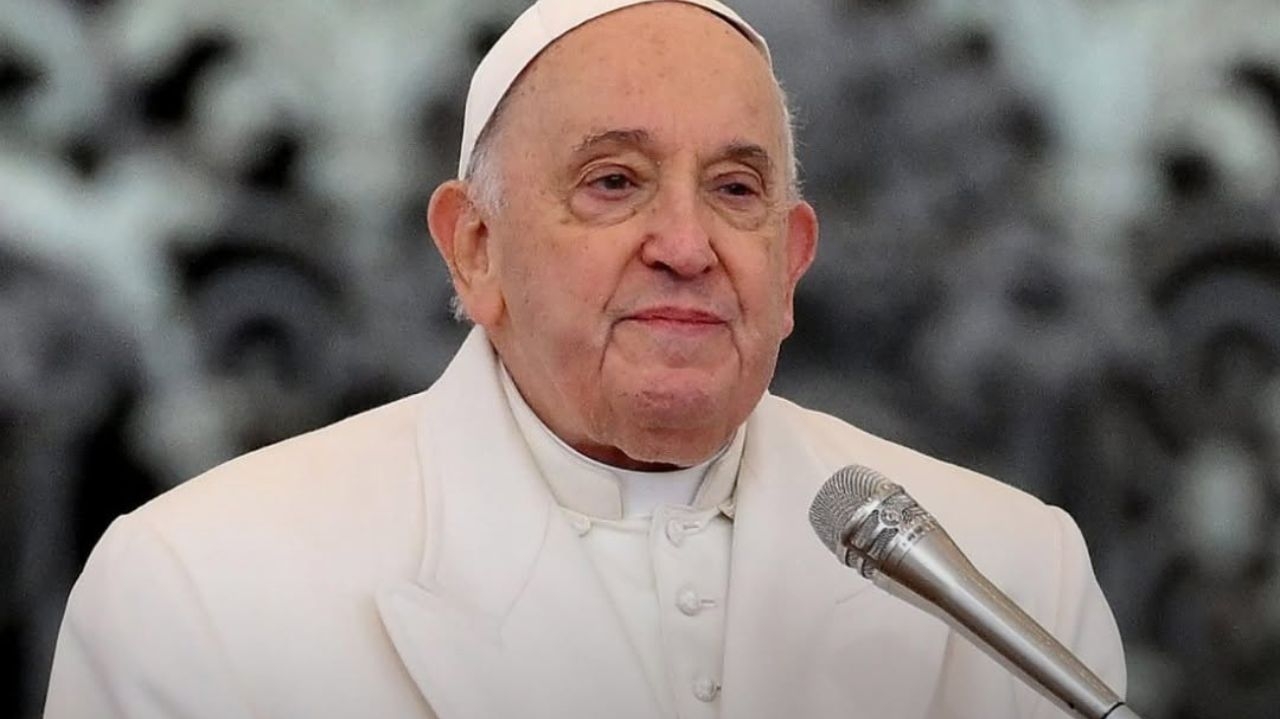 Imagem de Papa Francisco é projetada no Cristo Redentor Lorena Bueri