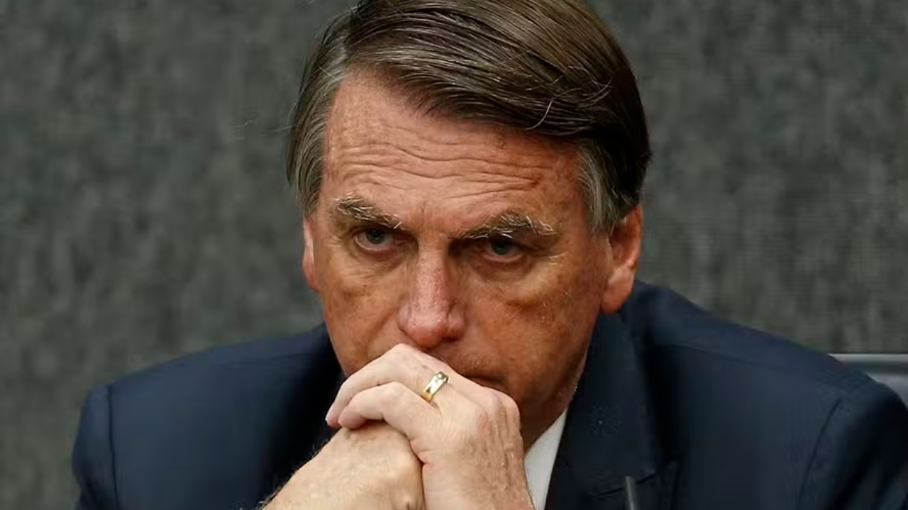 Ex-presidente Bolsonaro tem até hoje para apresentar defesa para a PGR Lorena Bueri