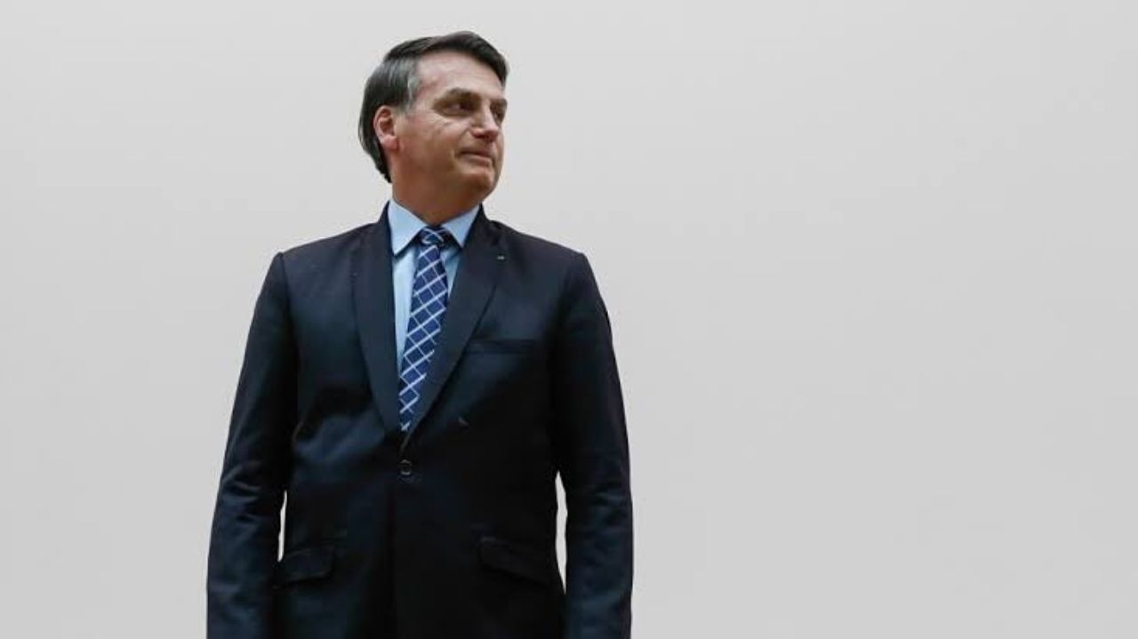 Bolsonaro nega trama de golpe de estado  Lorena Bueri