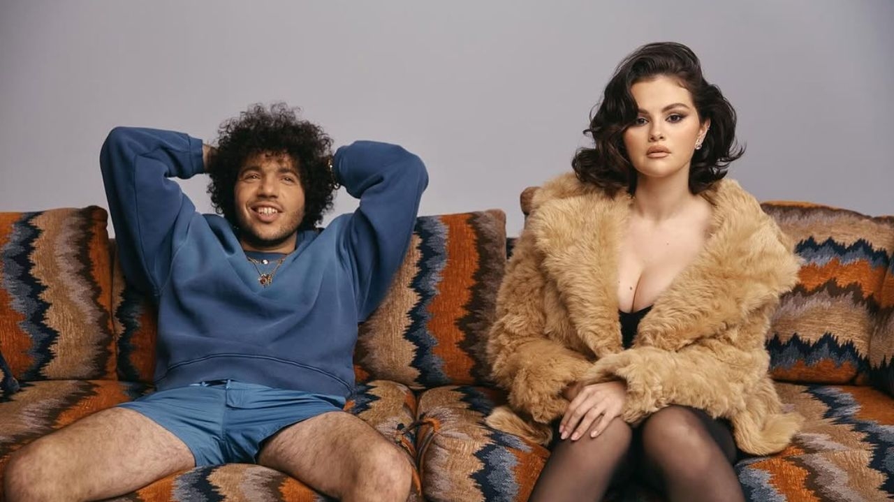 Selena Gomez deixa Benny Blanco fazer sua maquiagem e diverte fãs Lorena Bueri