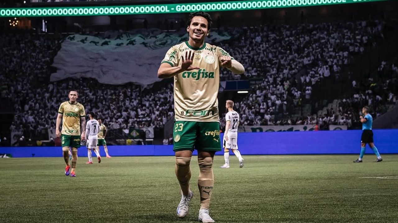 Raphael Veiga se torna o jogador com mais gols em clássicos no Palmeiras Lorena Bueri