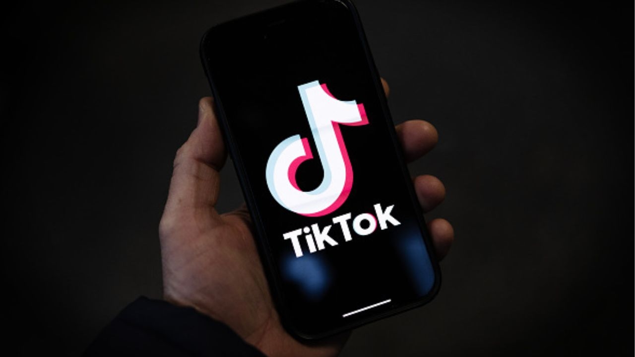 Albânia está desativando TikTok devido a preocupações com a violência  Lorena Bueri