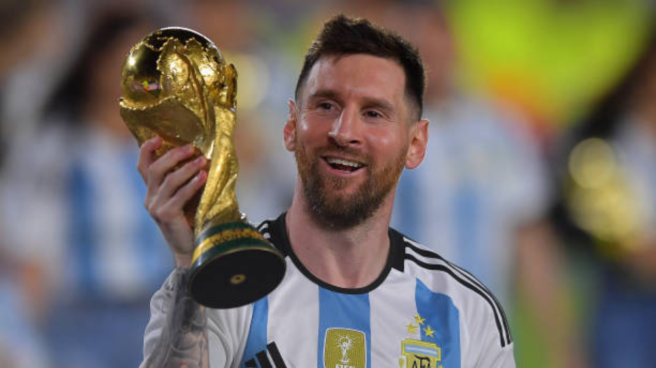 Messi sofre lesão e está fora de Data FIFA Lorena Bueri