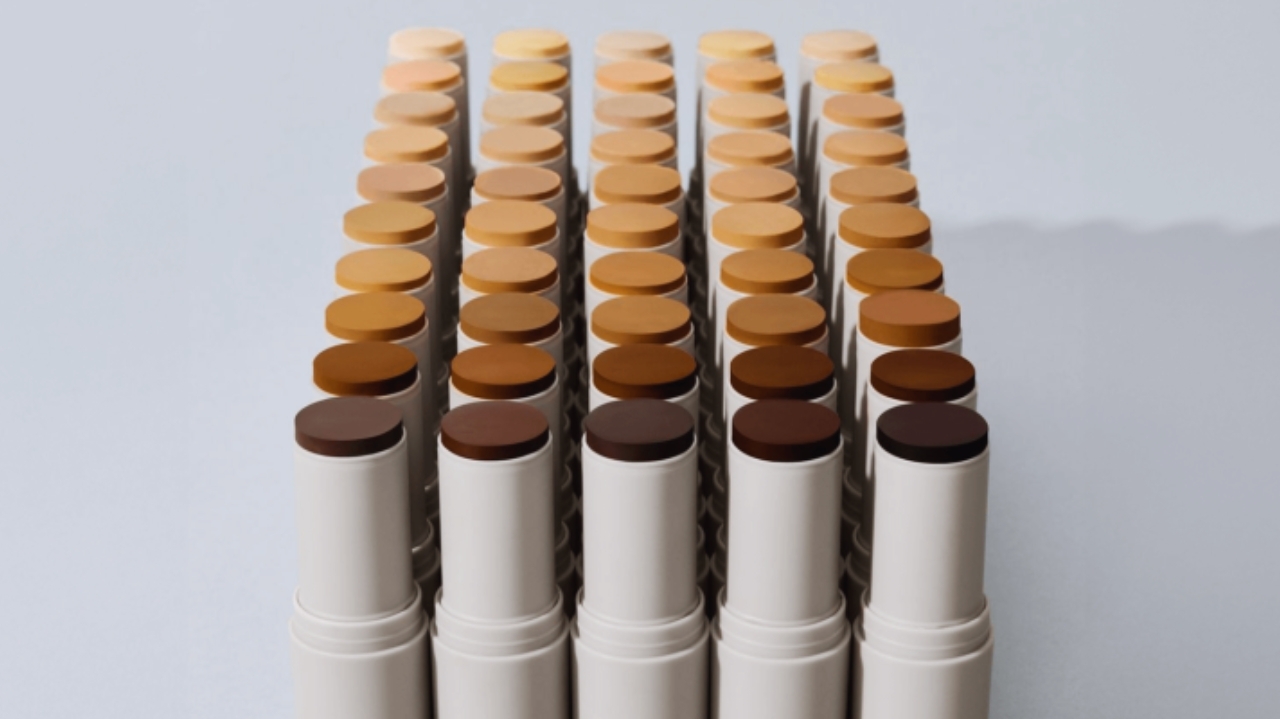 Sticks de beleza: como evitar que seu produto em bastão cause acne Lorena Bueri