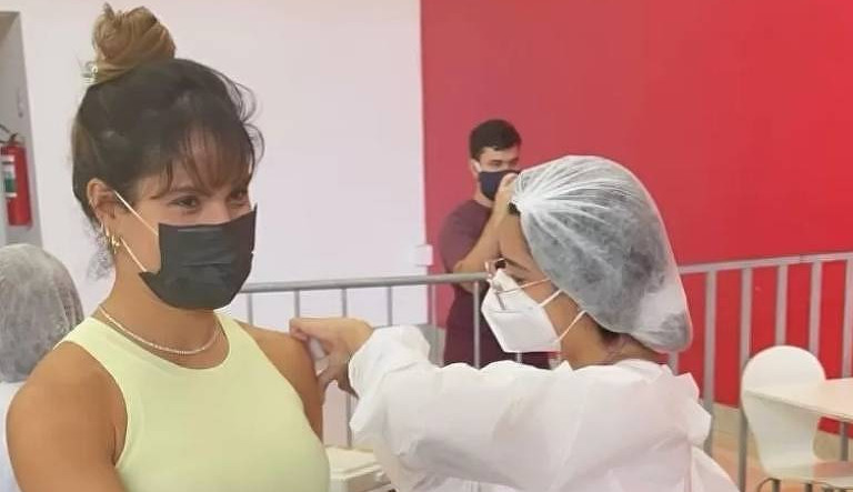 Thyane Dantas, esposa de Safadão, é investigada por 'fraudar' idade em vacinação contra a Covid-19 Lorena Bueri