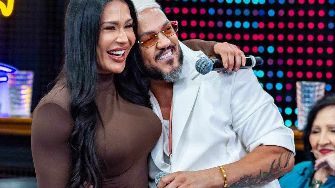 Gracyanne Barbosa revela que ainda é casada no papel com Belo  Lorena Bueri
