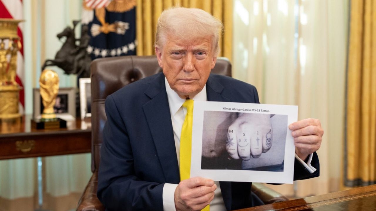 Trump compartilha imagem polêmica para justificar deportação de salvadorenho Lorena Bueri