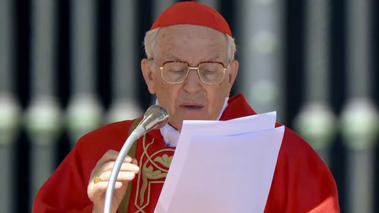 Cardeal italiano destaca pedidos por paz mundial feitos pelo Papa Francisco em missa Lorena Bueri