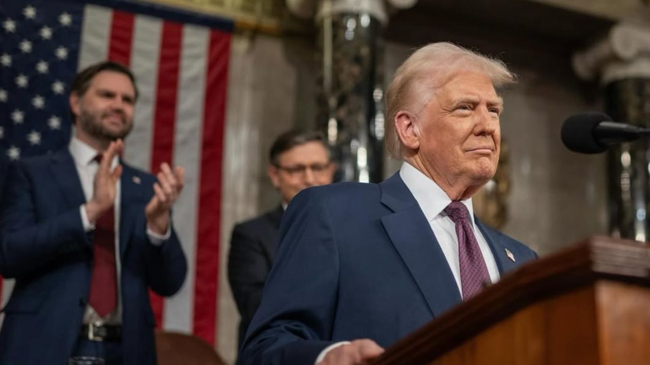 PIB dos EUA recua no 1º trimestre sob governo Trump Lorena Bueri