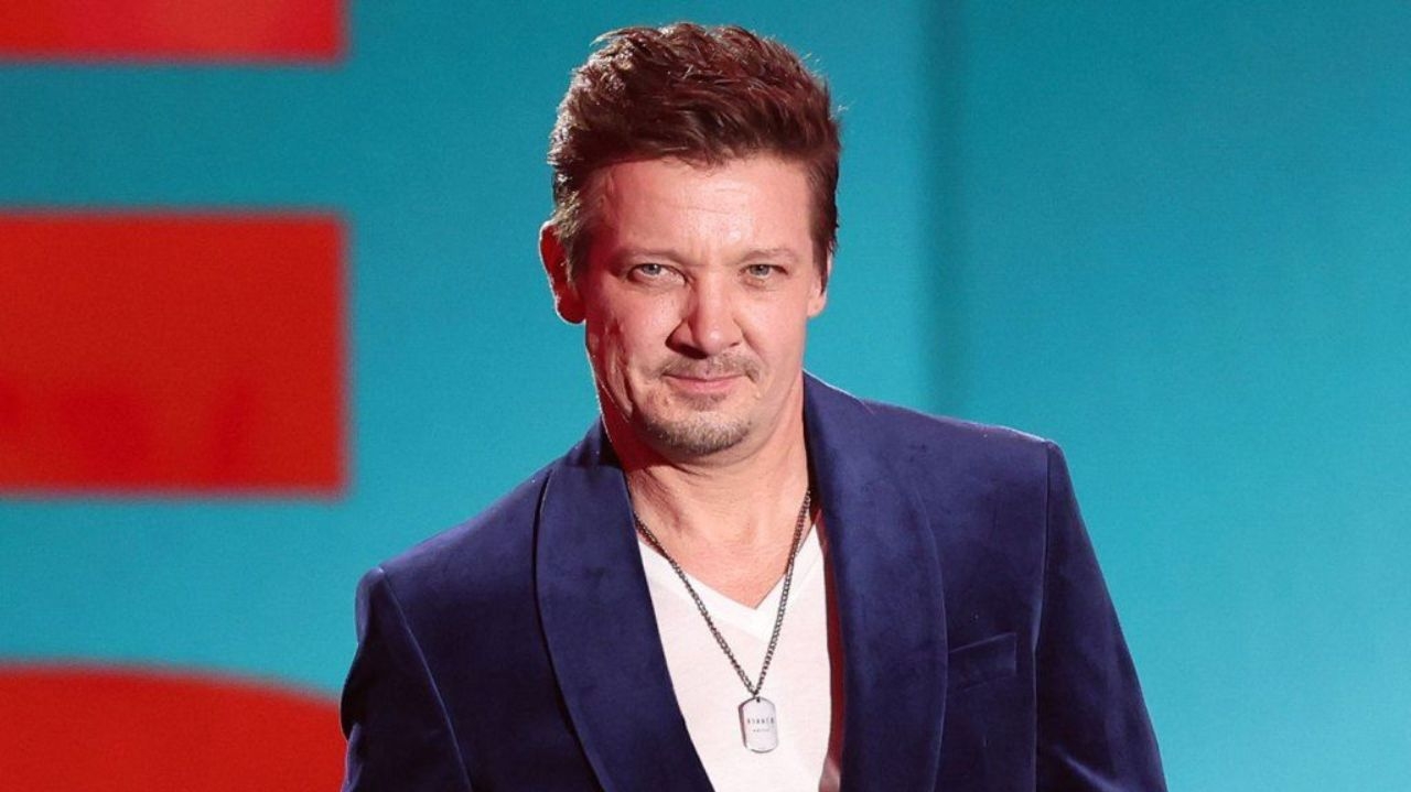 Jeremy Renner recusa retorno à série 'Gavião Arqueiro' por salário abaixo do esperado Lorena Bueri