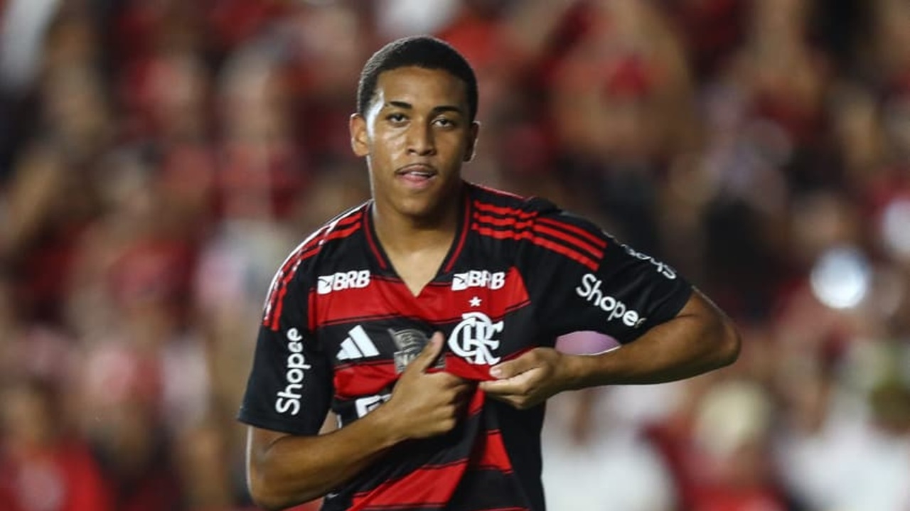 Joshua brilha em estreia profissional e garante vitória do Flamengo na Copa do Brasil Lorena Bueri