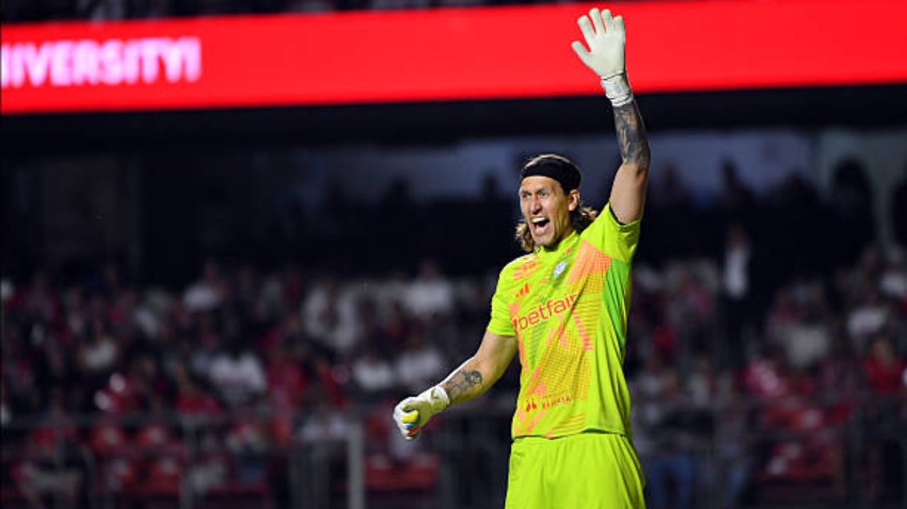 Cássio elogia conexão entre torcida e jogadores após vitória sobre Flamengo  Lorena Bueri