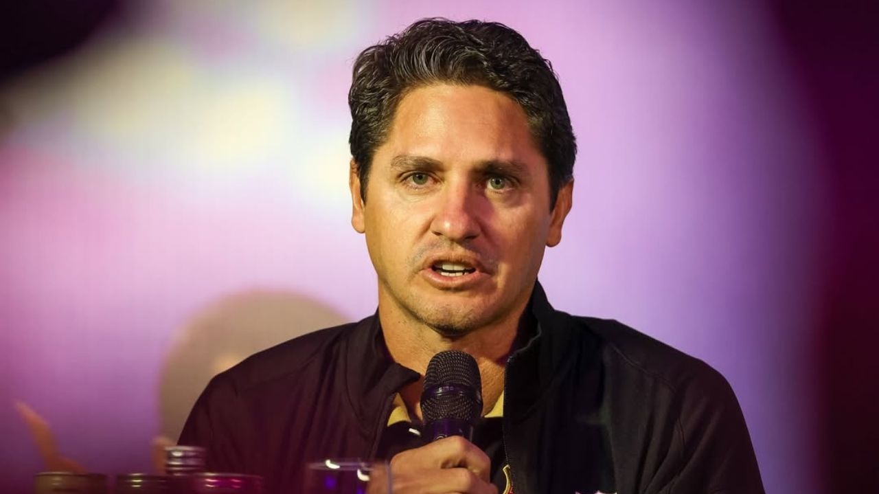 Edmilson aponta erros de Ronaldo em sua candidatura na CBF Lorena Bueri